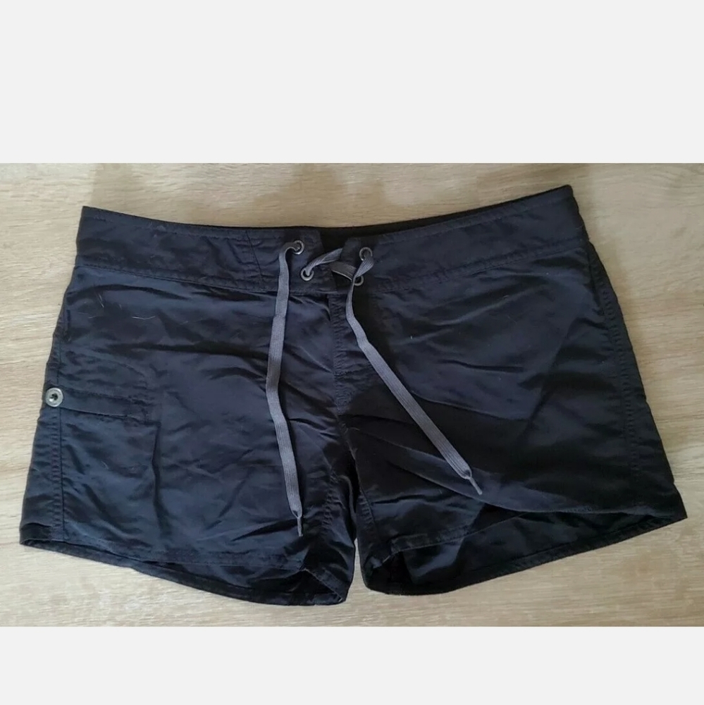Patagonia Womens Shorts Size 4 Wavefarer Black - Picture 1 of 3